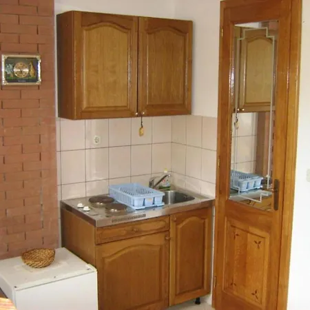 Appartement Arch 2 - One Bedroom With Terrace 4