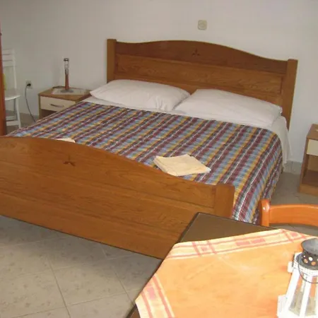 Arch 2 - One Bedroom With Terrace 4 Apartment