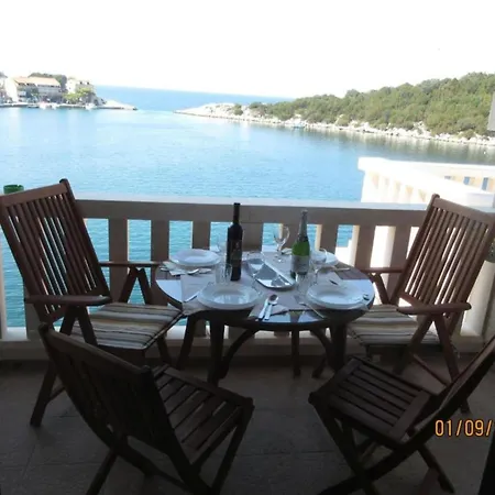 Arch 2 - One Bedroom With Terrace 4 Appartement