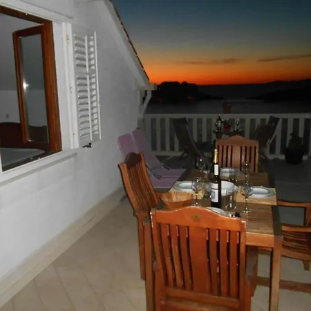 Apartment Arch 2 - One Bedroom With Terrace 4