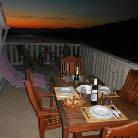 Arch 2 - One Bedroom With Terrace 4 *