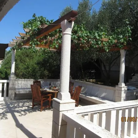 Appartement Arch 2 - One Bedroom With Terrace 4 *