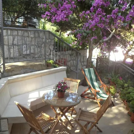Arch 2 - One Bedroom With Terrace 4